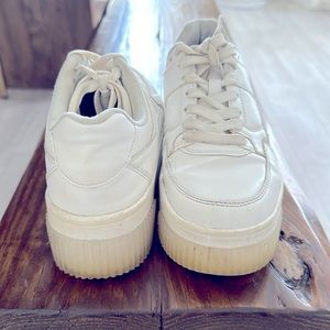 Zara white Sneakers 🤍